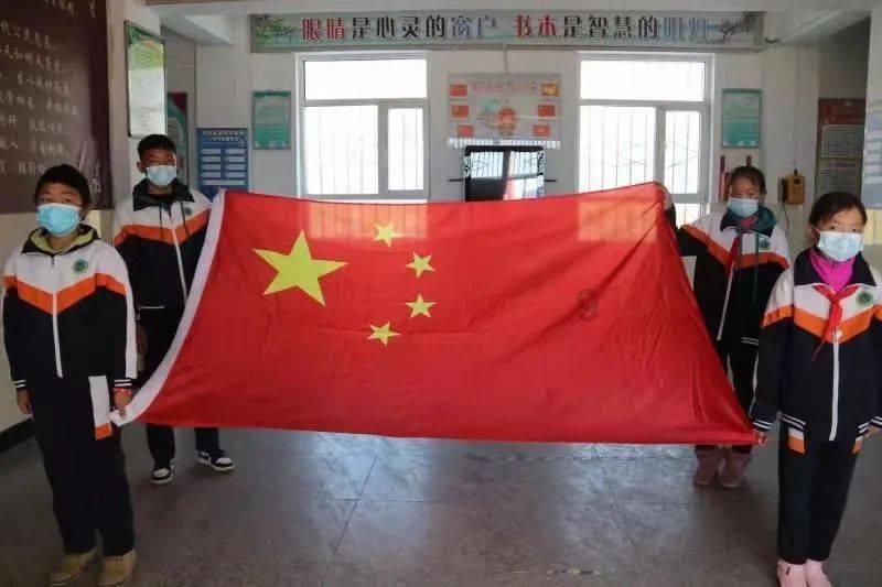 刘涛刚出道时的照片,长成这般模样,和现在相比简直判若两人